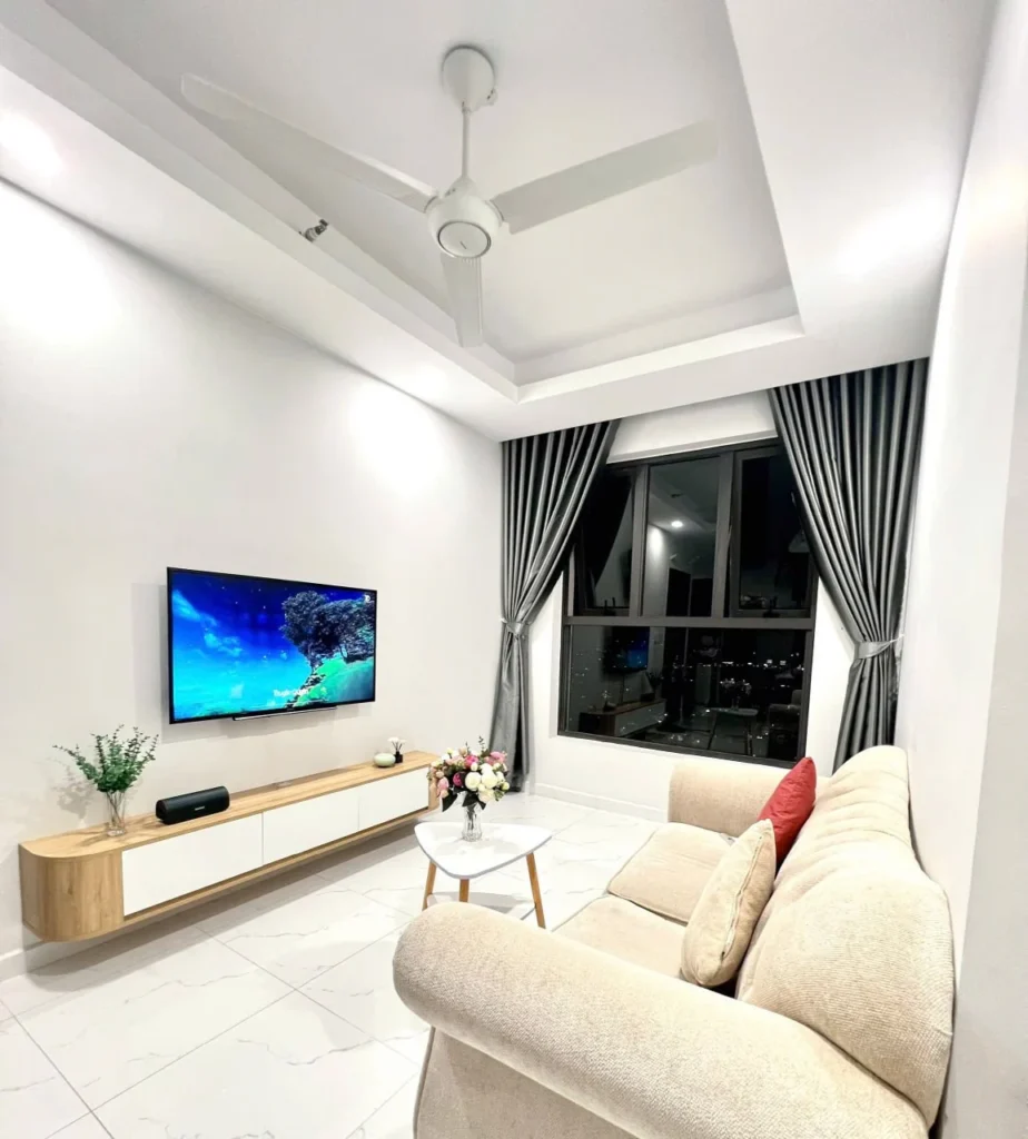 CHỦ CẦN BÁN 2PN FULL NỘI THẤT ĐẸP CHỈ 1,9 TỶ TẠI OPAL SKYLINE THUẬN AN | Lan Anh Home Chung cư Opal Skyline 2PN 65m² - Hình 1